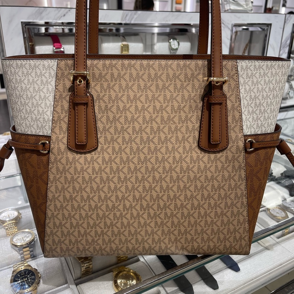 Michael Kors Voyager Lg EW Top Zip Color-Block Logo Shoulder Tote
Camel Mult
NWT - Picture 13 of 16